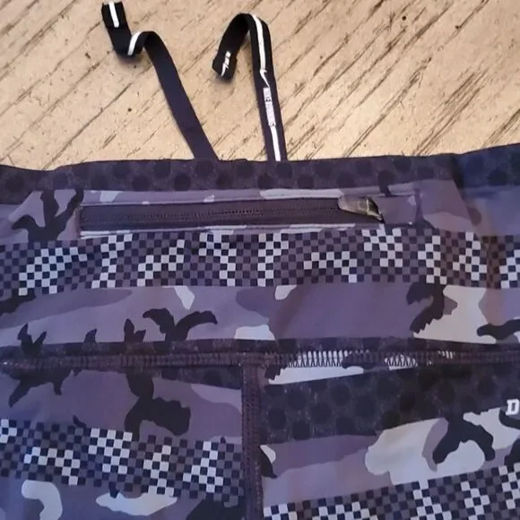 Nike Dri-FIT size small camo leggings. - Picture 5 of 6